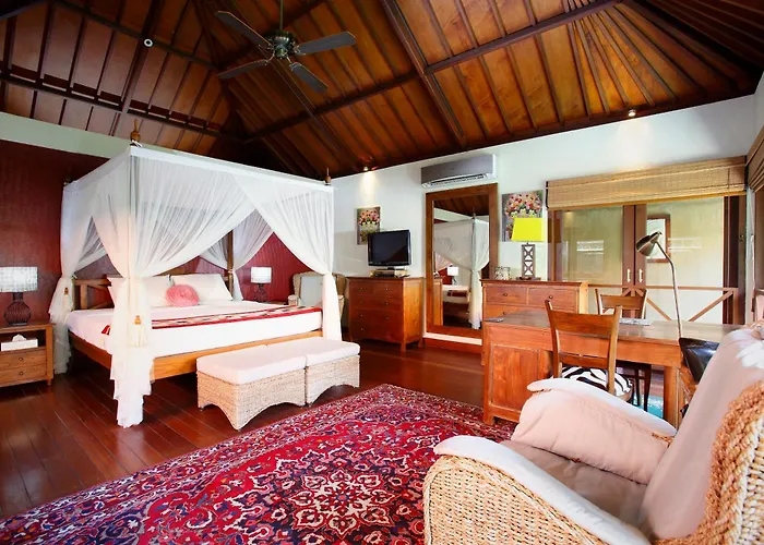 Sansam Villa *